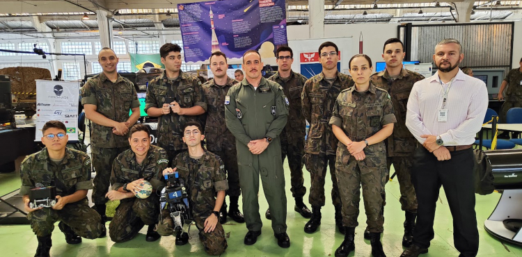 DCTA expõe projetos de tecnologia e defesa  no Domingo Aéreo do PAMA-SP